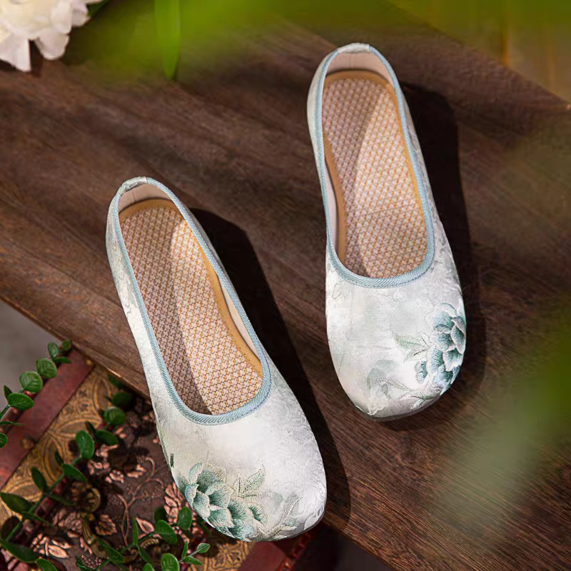 Embroidered shoes绣花鞋35-40