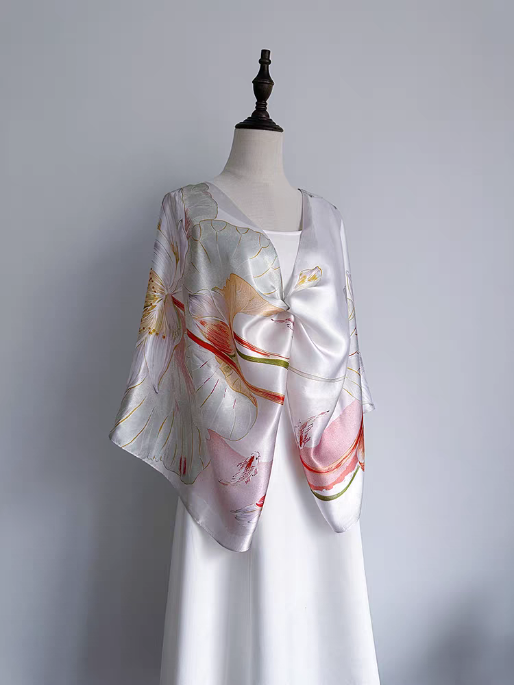 Guofeng Silk Scarf – Traditional Chinese Print Scarf for Hanfu, Qipao & Daily Wear