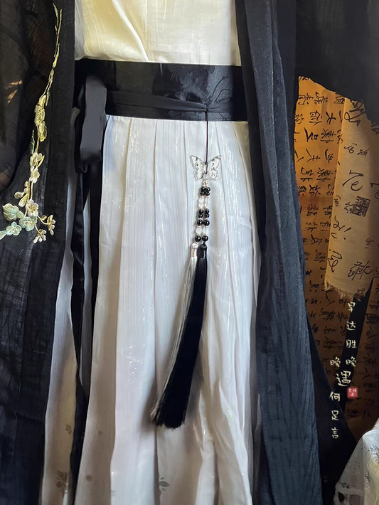 Forbidden Step Waist Pendant