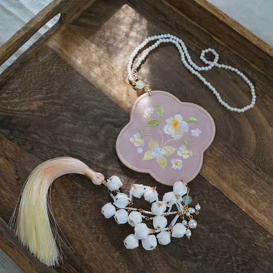 Embroidered Tassel Pendant – Traditional Hanfu Jinbu Waist Ornament, Perfect for Mamianqun & Qipao