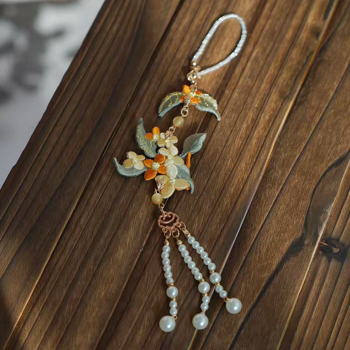 Embroidered Tassel Pendant – Traditional Hanfu Jinbu Waist Ornament, Perfect for Mamianqun & Qipao