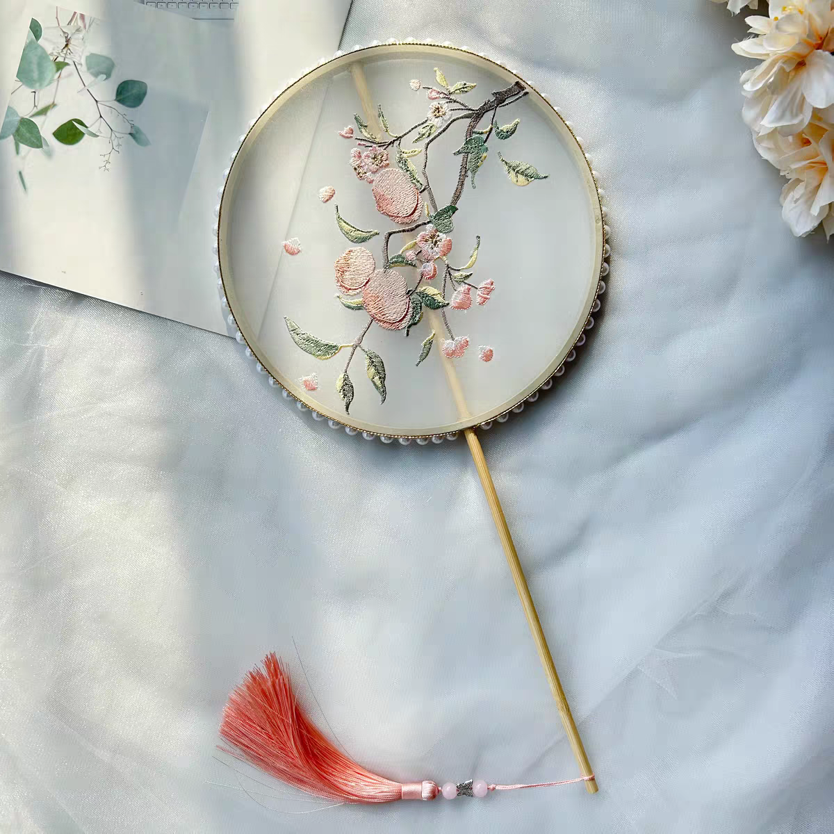 Round fan