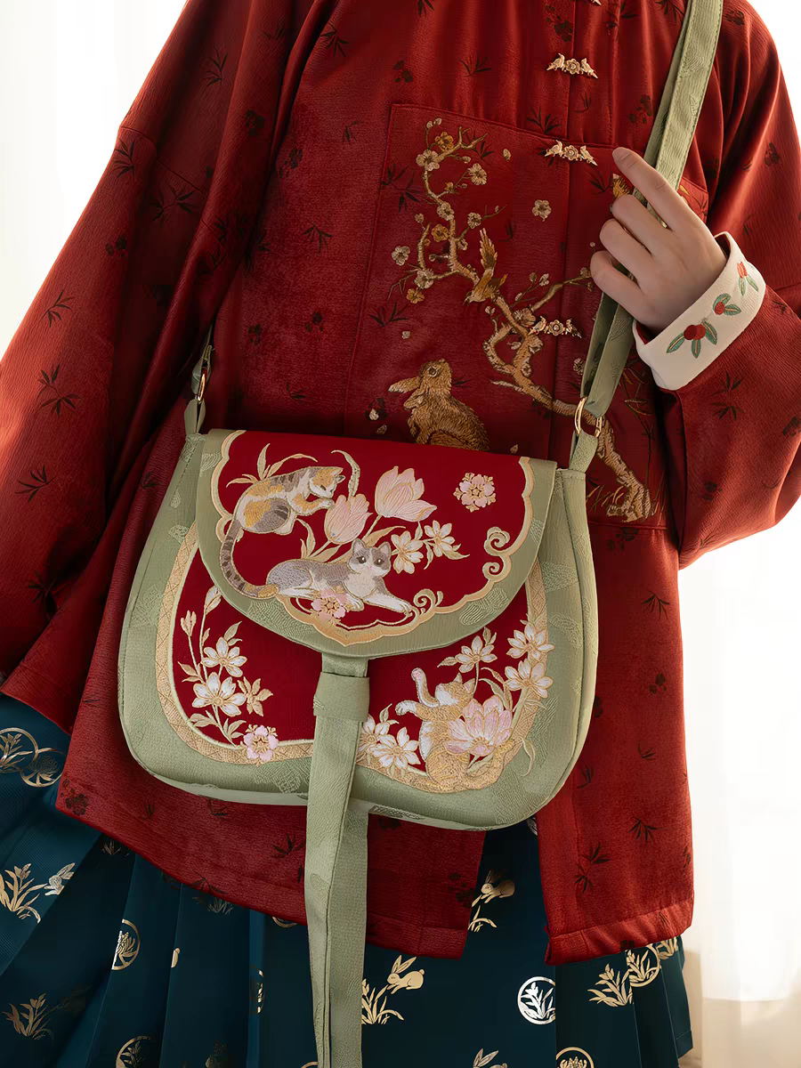 Cat Peddler Crossbody Bag – Traditional Chinese Design, Spacious & Lightweight, Fits Hanfu & Modern Outfits