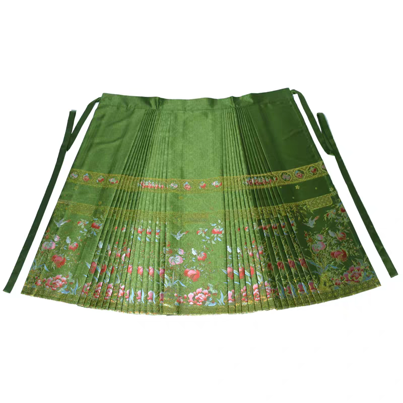 Traditional Ming-Style Hanfu Outfit with a Stand Collar Long Robe and Mamian Skirt(Pre order 45days)