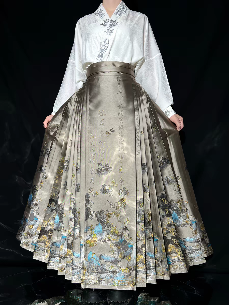 Heavy Embroidery Traditional Hanfu Mamian Skirt – Gold‑Woven Brocade (Single Skirt)