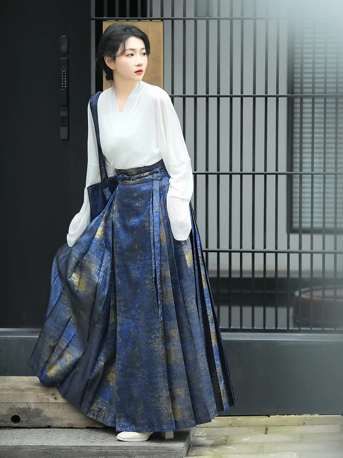 Gold Brocade Mamian Skirt (Single Skirt)| Modern Chinese Style Hanfu Skirt for Daily Wear & Office Outfit