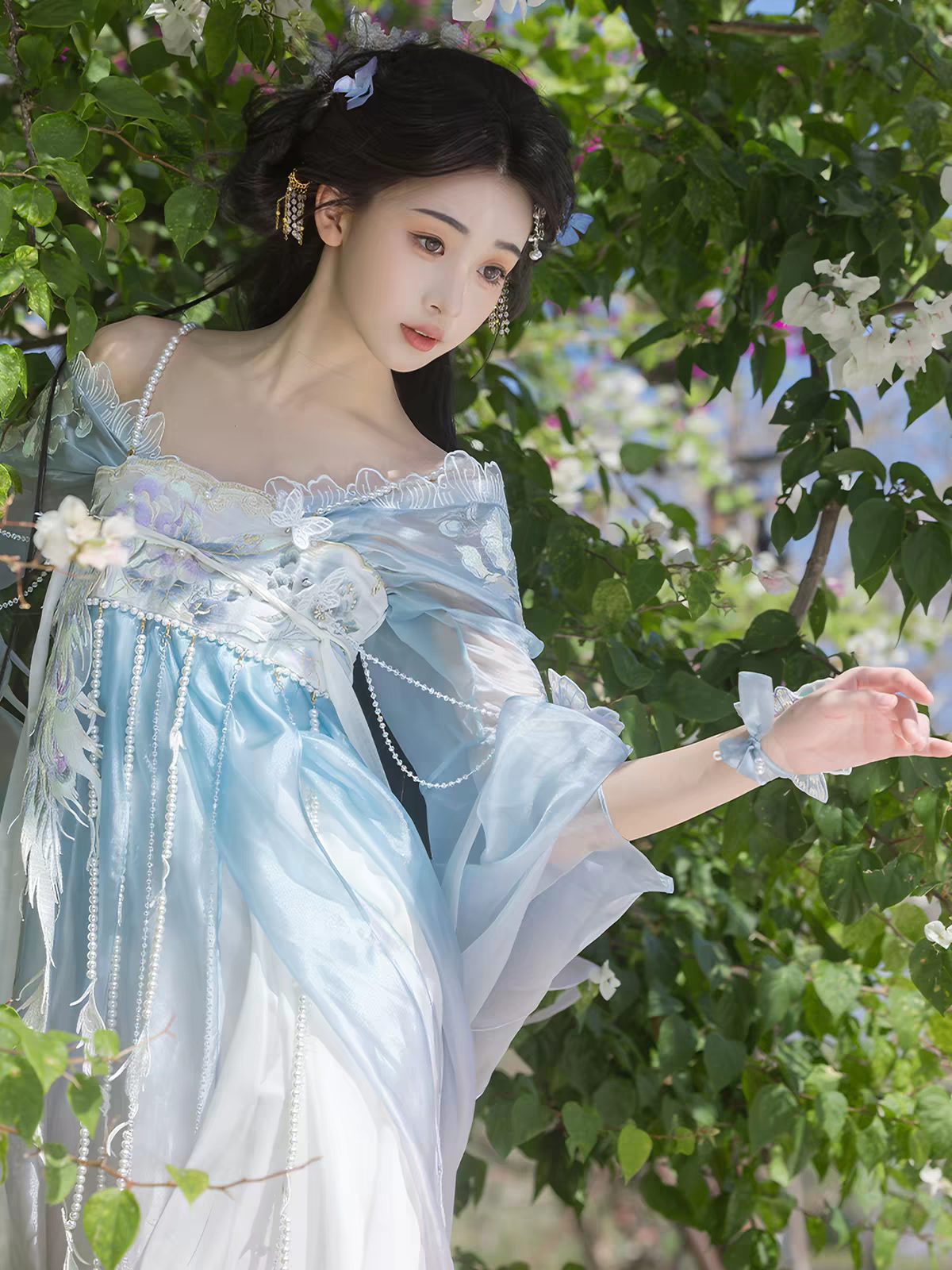 Ethereal Embroidered Chest-High Hanfu Skirt Set (Han-Element)