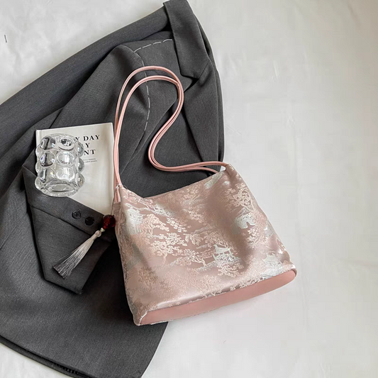 Antique style handbag古风手提包