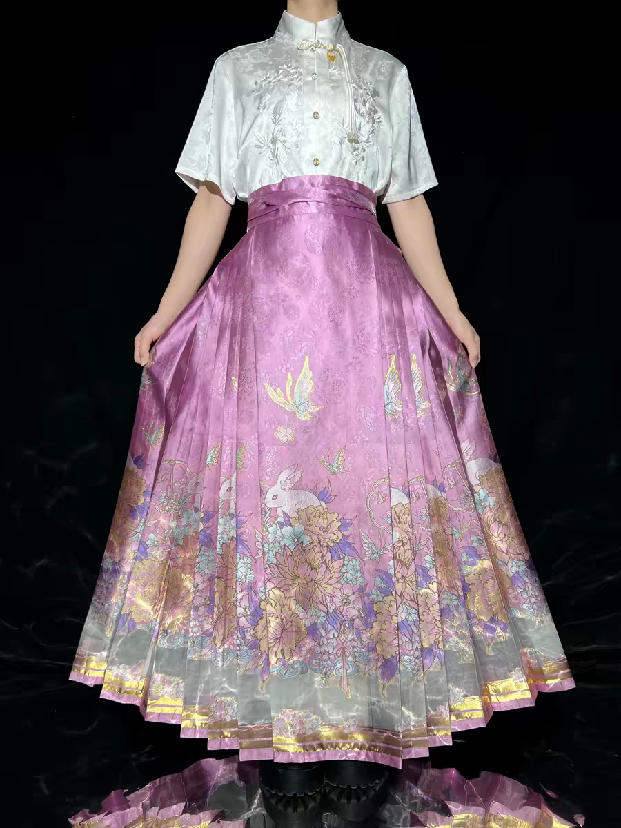 Heavy Embroidery Traditional Hanfu Mamian Skirt – Gold‑Woven Brocade (Single Skirt)