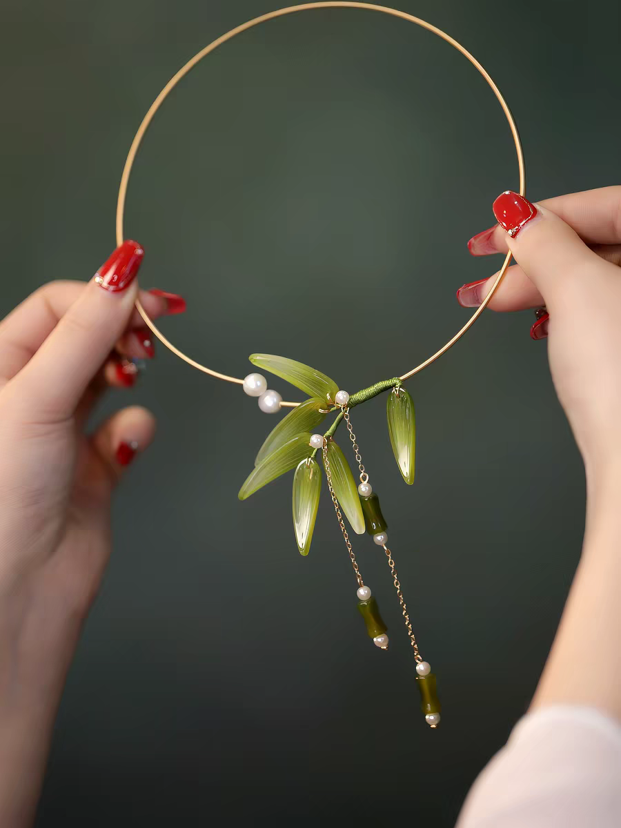 Traditional Chinese Necklace Collar (Xiang Quan)