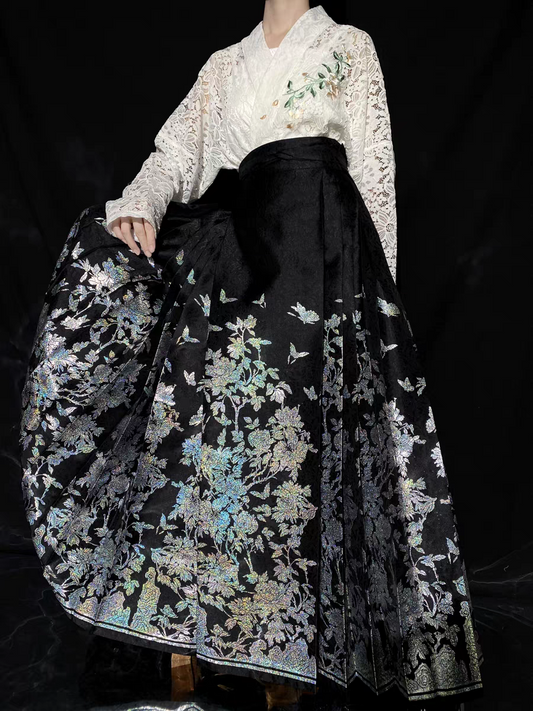 Heavy Embroidery Traditional Hanfu Mamian Skirt – Gold‑Woven Brocade (Single Skirt)