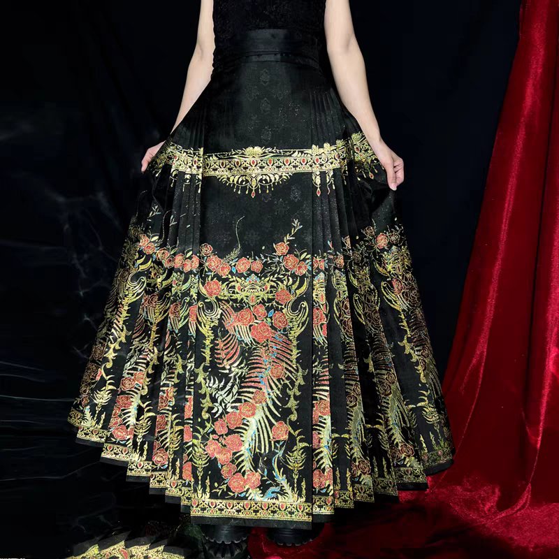Heavy Embroidery Traditional Hanfu Mamian Skirt – Gold‑Woven Brocade (Single Skirt)