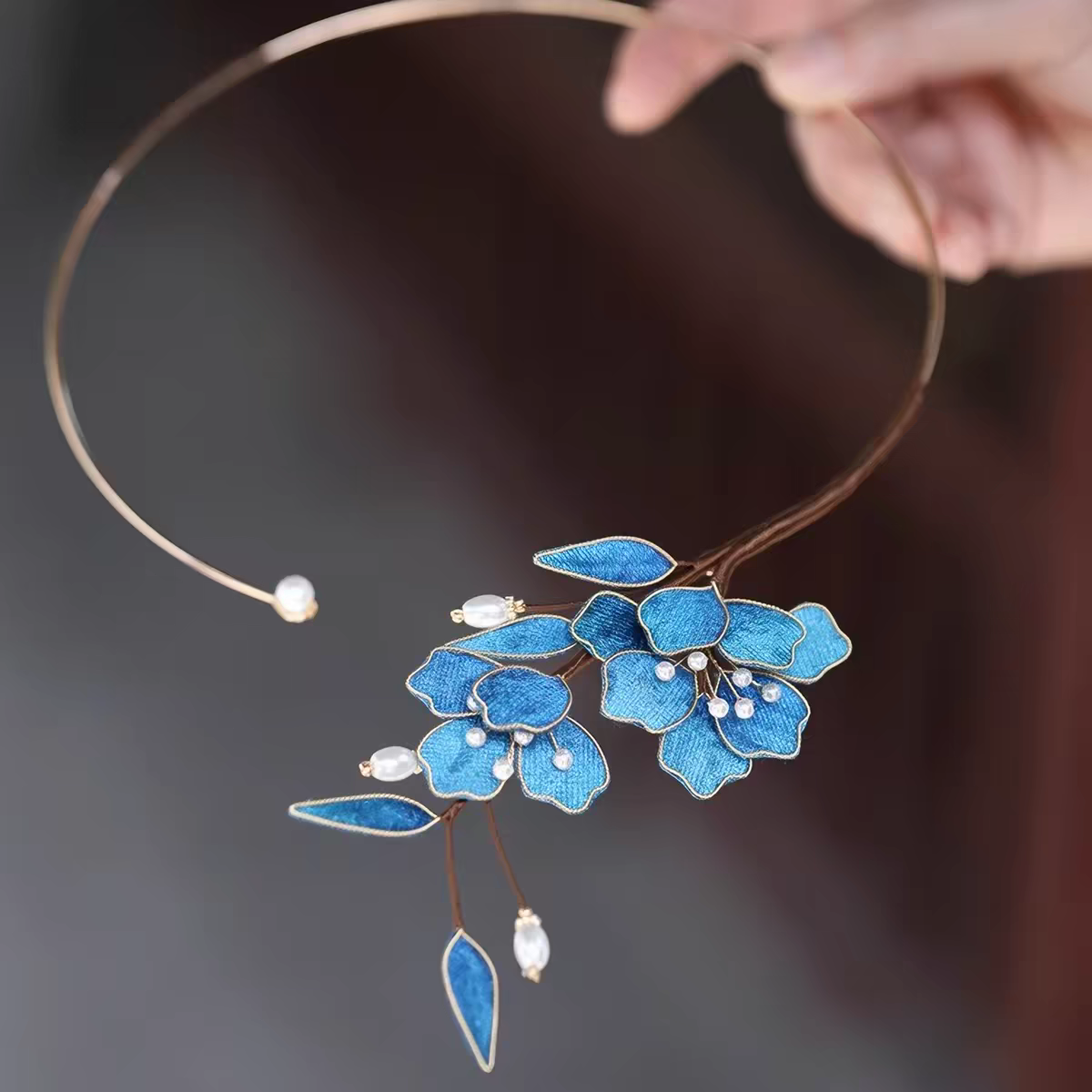 Traditional Chinese Necklace Collar (Xiang Quan)