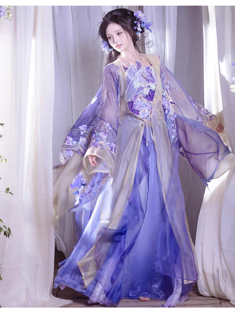 Song-Style Hanfu Women's Set – Heavy Embroidered Large-Sleeve Robe, Camisole & High-Waist Pleated Skirt