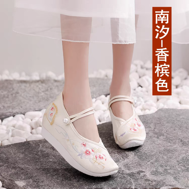 绣花鞋