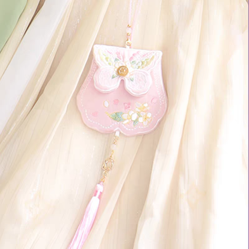 Embroidered Sachet随身刺绣香囊