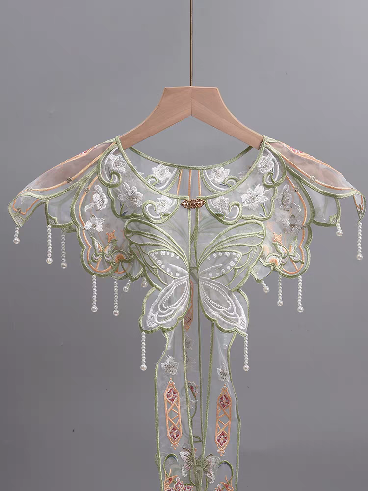 云肩Yunjian Chinese Cloud Collar – Traditional Embroidered Cape for Hanfu & Qipao