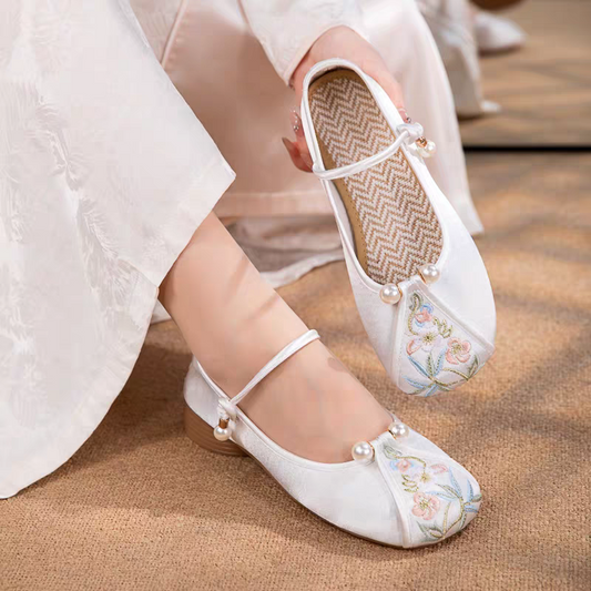 民族风绣花鞋新款圆头软底刺绣单鞋一字带旗袍鞋女配汉服古风布鞋35-40