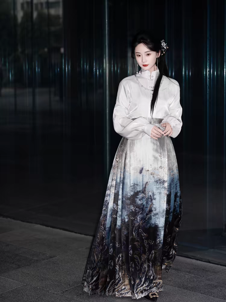 · Gold‑Woven Mamian Skirt – Brocade Hanfu Skirt(single skirt) XS-XL