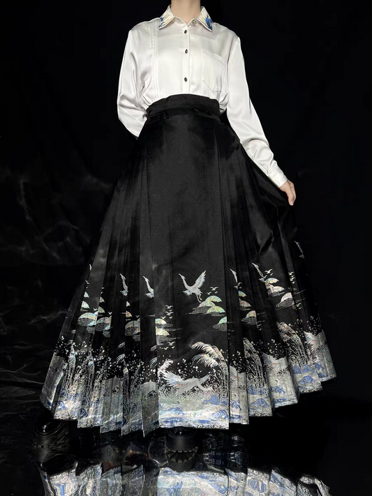 Heavy Embroidery Traditional Hanfu Mamian Skirt – Gold‑Woven Brocade (Single Skirt)