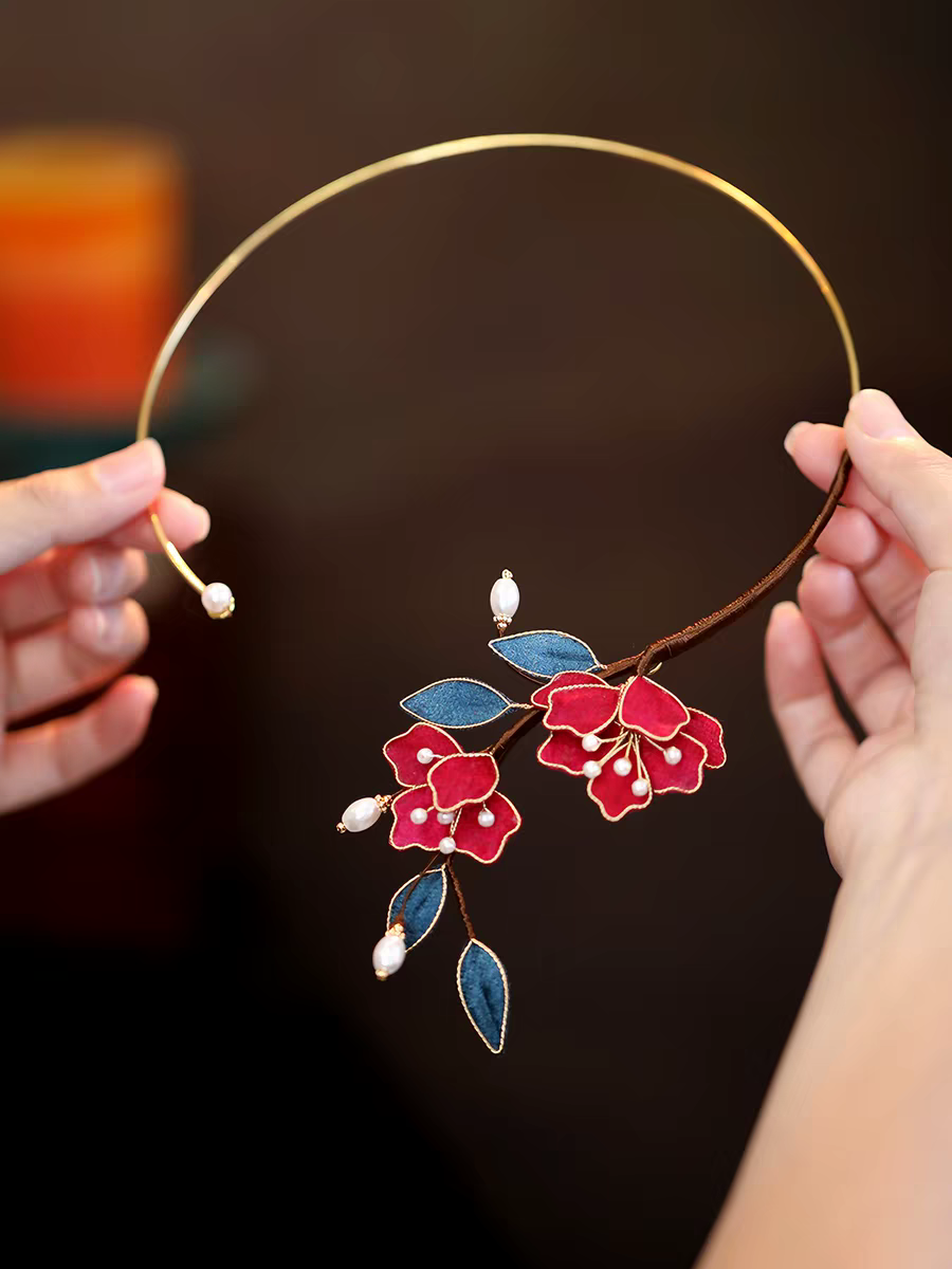 Traditional Chinese Necklace Collar (Xiang Quan)