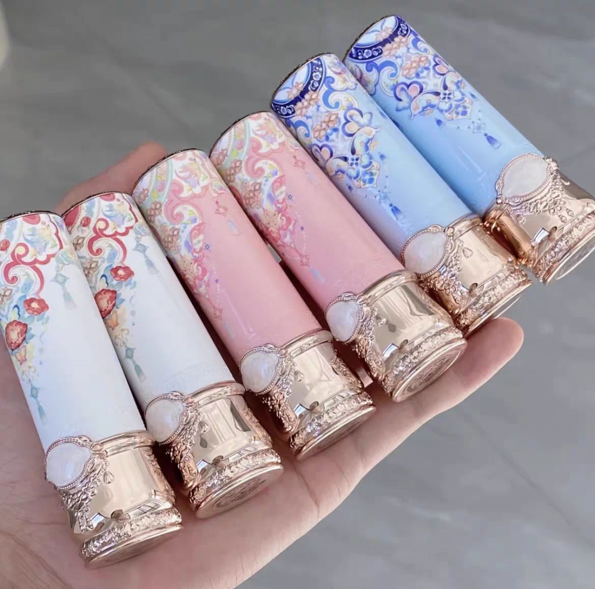 Flower Knows Butterfly Cloud Shoulder Series Solid Lipstick花知晓蝴蝶云肩系列固体口红
