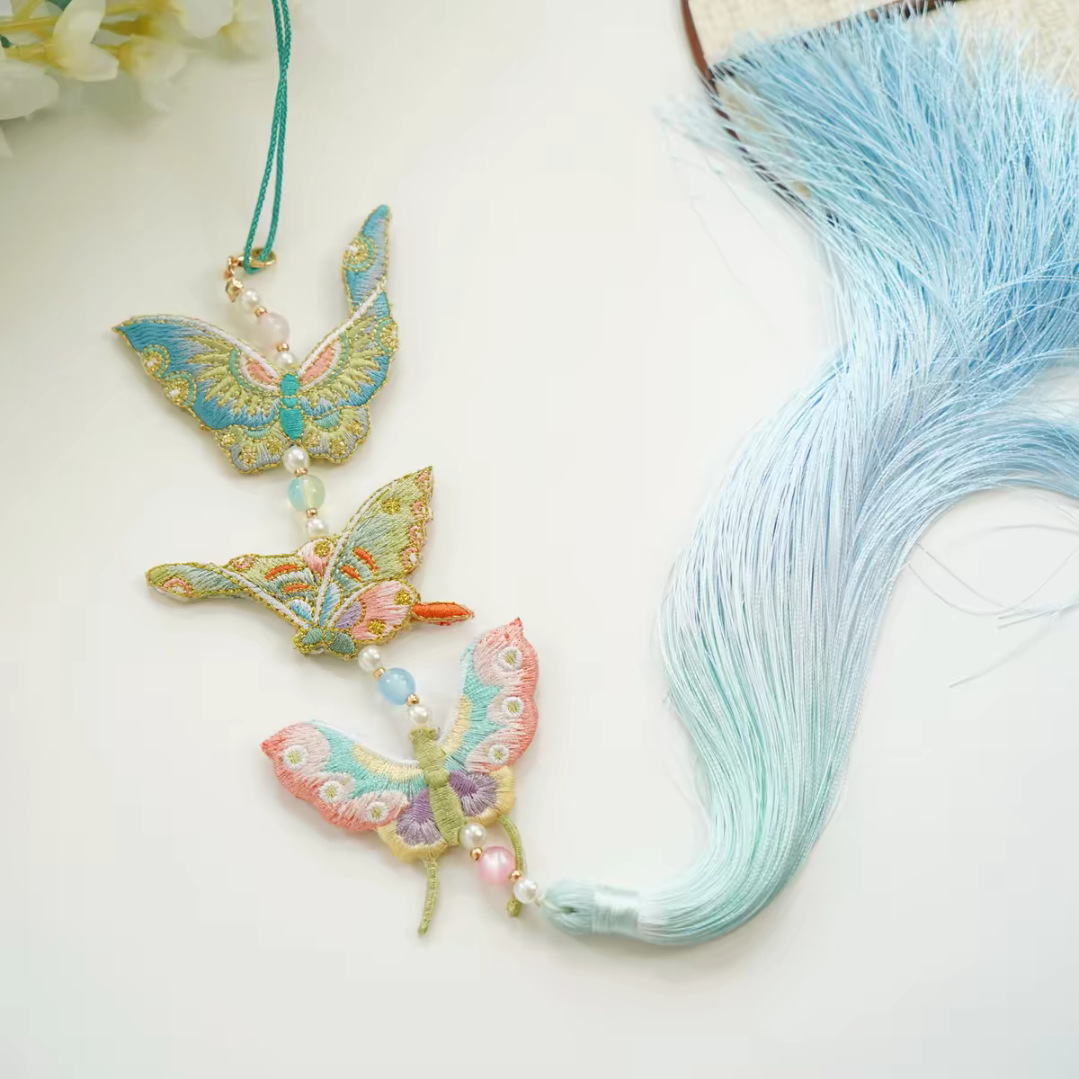 Embroidered Tassel Pendant – Traditional Hanfu Jinbu Waist Ornament, Perfect for Mamianqun & Qipao