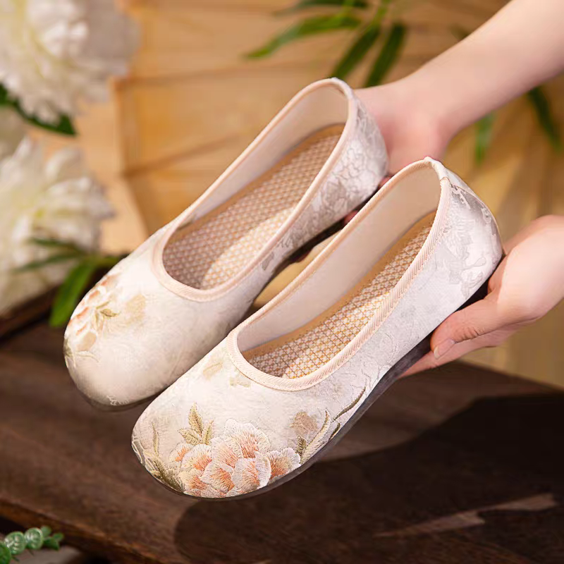 绣花鞋35-40
