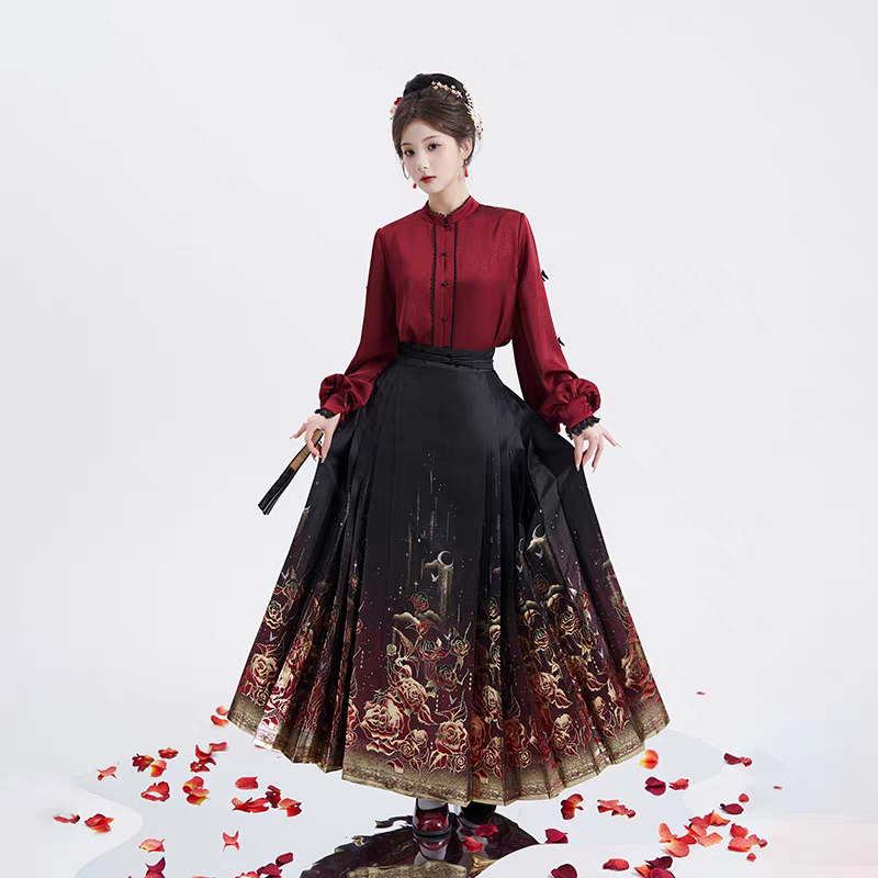 Heavy Embroidery Traditional Hanfu Mamian Skirt – Gold‑Woven Brocade