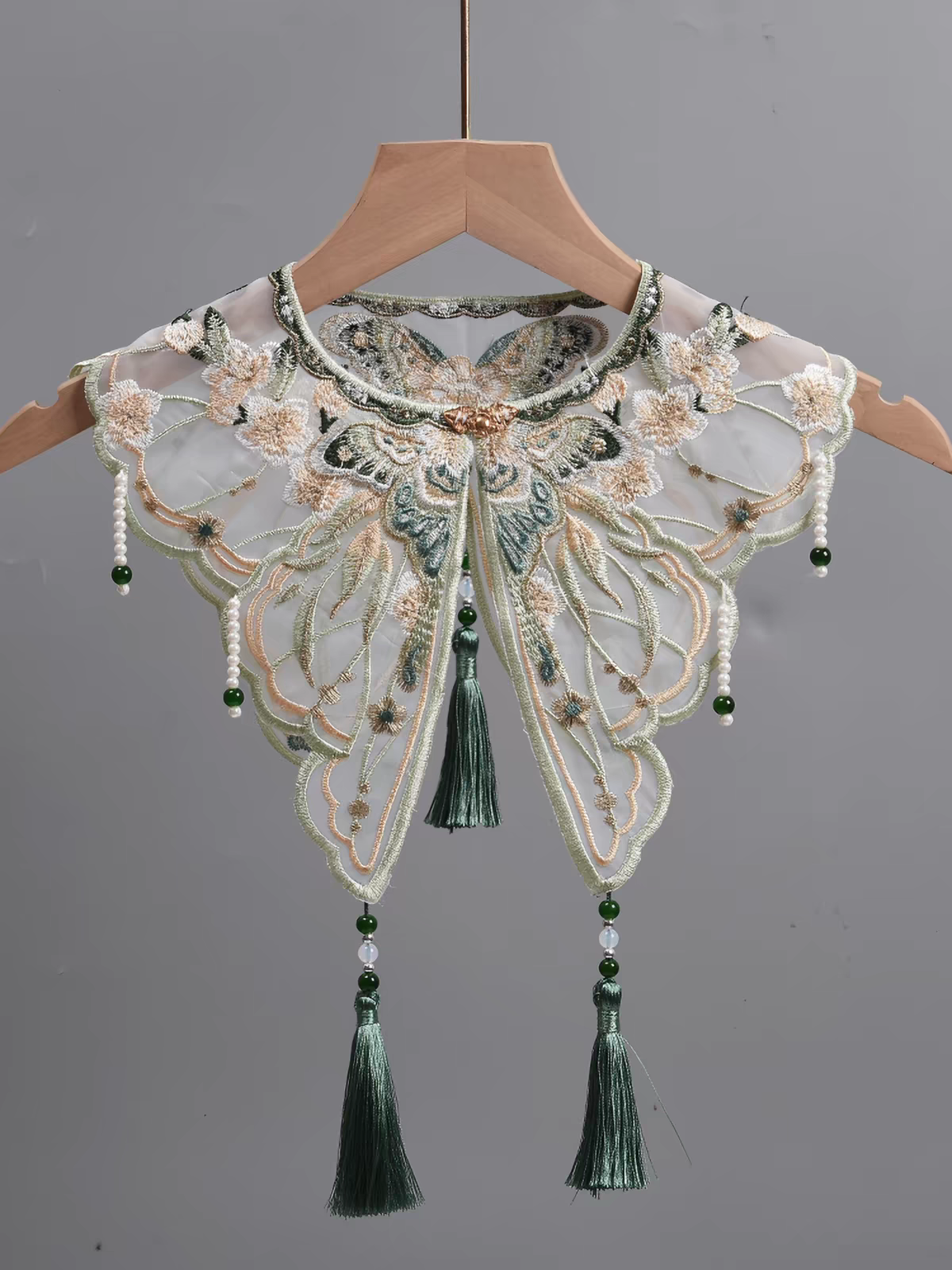 云肩Yunjian Chinese Cloud Collar – Traditional Embroidered Cape for Hanfu & Qipao