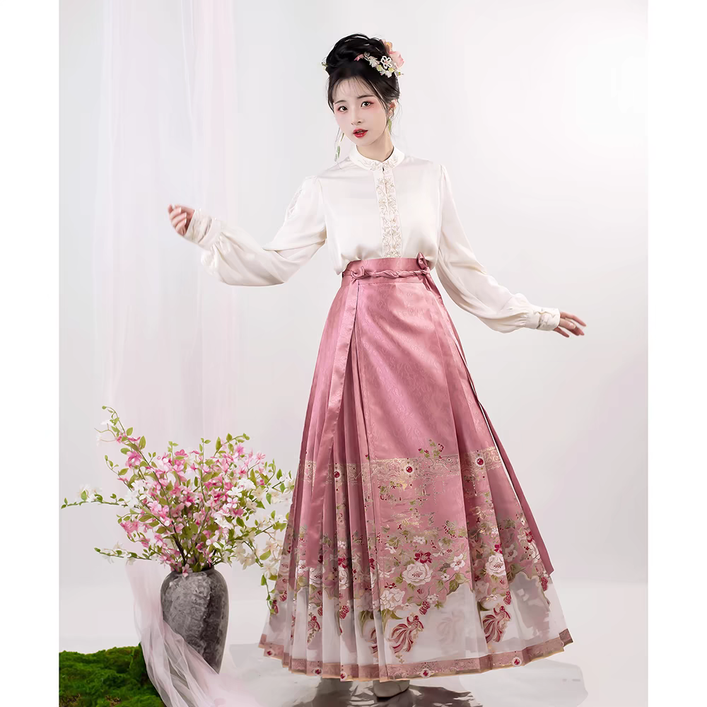 Heavy Embroidery Traditional Hanfu Mamian Skirt – Gold‑Woven Brocade(single skirt)