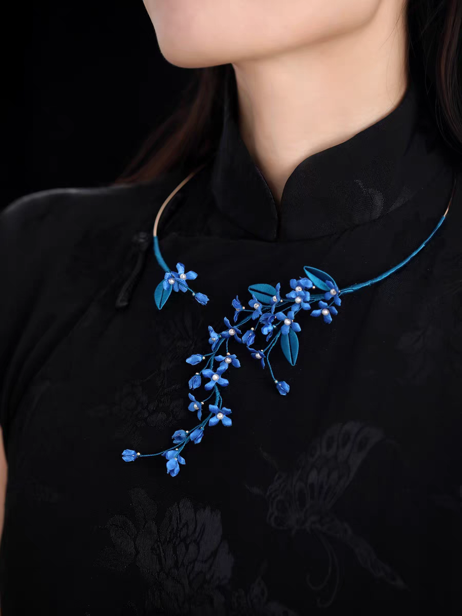 Traditional Chinese Necklace Collar (Xiang Quan)