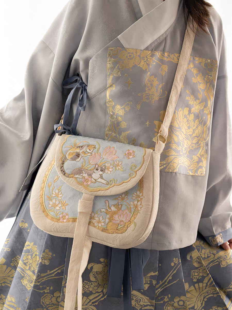 Cat Peddler Crossbody Bag – Traditional Chinese Design, Spacious & Lightweight, Fits Hanfu & Modern Outfits