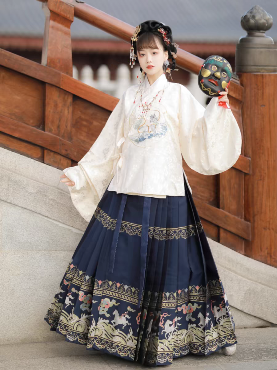 Set skirt tiga helai berwajah kuda, saiz S-XL
